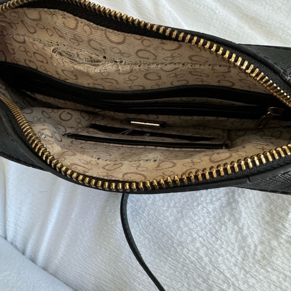 Guess logo crossbody - Picture 3 of 3